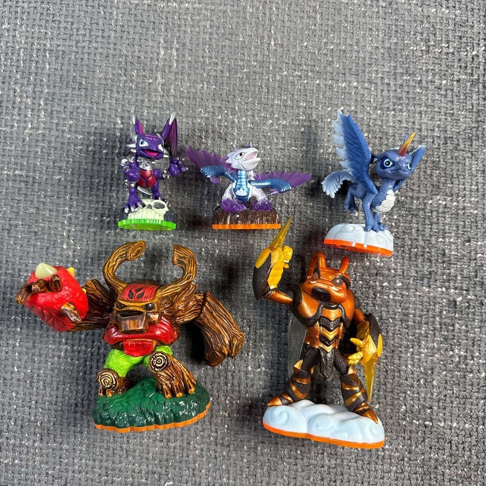 Activision Skylanders Giants Lot Tree Rex Swarm Cynder Whirlwind Figures
